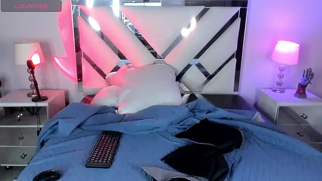 AnyyJones online show from February 2025 01:11:02 AM