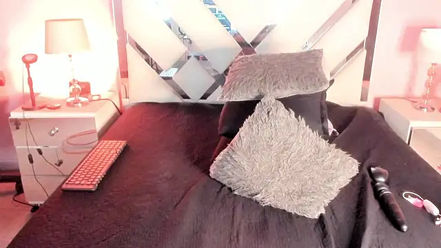 AnyyJones online show from March 2025 11:36:02 PM