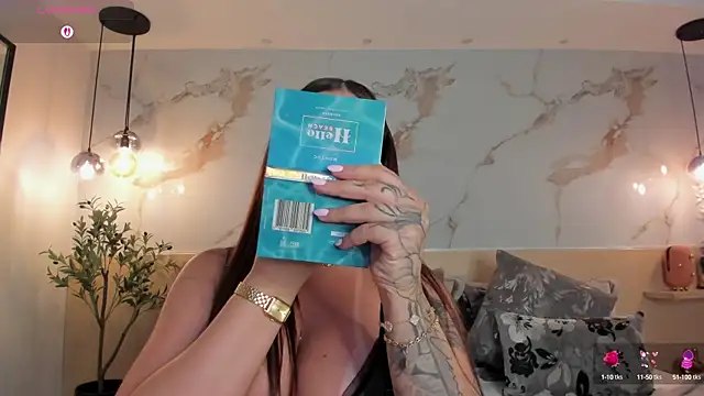 LeaThompson online show from October 2025 11:03:02 PM