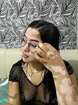 Snapshot of Shirley_23 chatting on March 2026 03:19:01 AM Shirley 23 online show from March 2026 03:19:01 AM