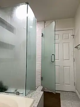 El Gizmo online show from September 2025 01:00:01 PM