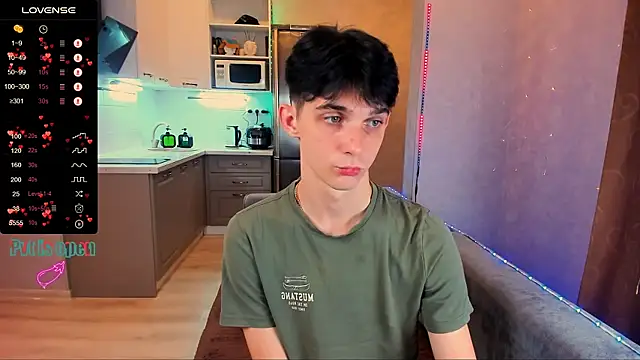 Aaron Boom online show from September 2025 07:41:02 PM