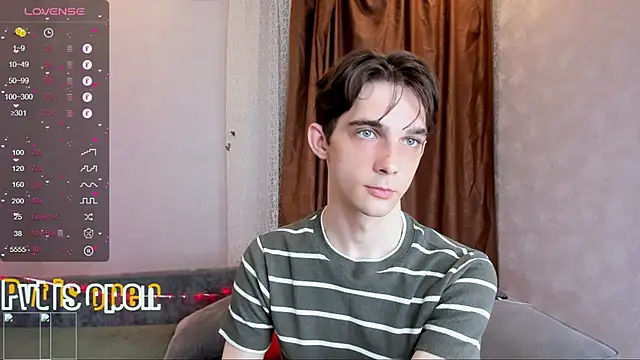 Snapshot of Aaron_Boom chatting on June 2026 01:19:01 AM Aaron Boom online show from June 2026 01:19:01 AM