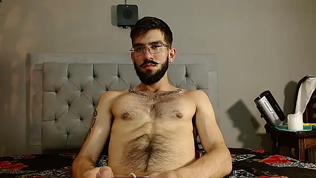 Snapshot of Mr_WhiteCock chatting on December 2024 09:33:01 PM Mr WhiteCock online show from December 2024 09:33:01 PM