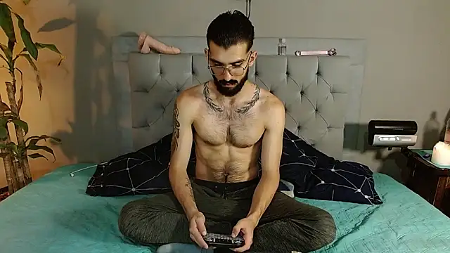 Snapshot of Mr_WhiteCock chatting on December 2024 12:22:01 AM Mr WhiteCock online show from December 2024 12:22:01 AM