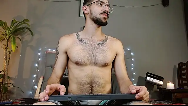 Snapshot of Mr_WhiteCock chatting on March 2025 10:28:02 PM Mr WhiteCock online show from March 2025 10:28:02 PM