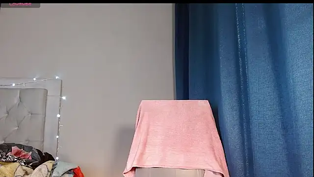 Snapshot of Mr_WhiteCock chatting on March 2025 12:45:01 PM Mr WhiteCock online show from March 2025 12:45:01 PM