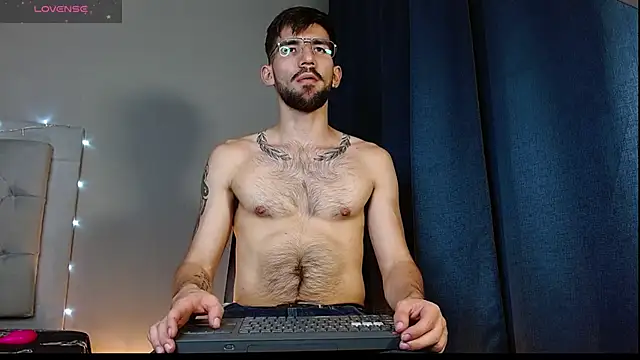 Snapshot of Mr_WhiteCock chatting on March 2025 12:59:01 AM Mr WhiteCock online show from March 2025 12:59:01 AM