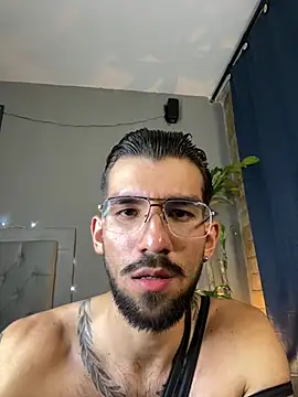 Snapshot of Mr_WhiteCock chatting on March 2025 11:02:01 PM Mr WhiteCock online show from March 2025 11:02:01 PM