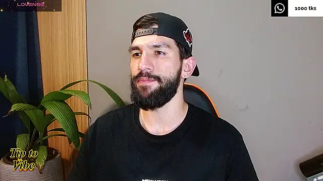 Snapshot of Mr_WhiteCock chatting on September 2025 12:10:02 AM Mr WhiteCock online show from September 2025 12:10:02 AM