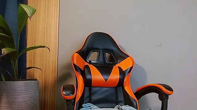 Snapshot of Mr_WhiteCock chatting on September 2025 10:56:02 PM Mr WhiteCock online show from September 2025 10:56:02 PM