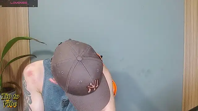 Snapshot of Mr_WhiteCock chatting on November 2025 07:35:02 PM Mr WhiteCock online show from November 2025 07:35:02 PM