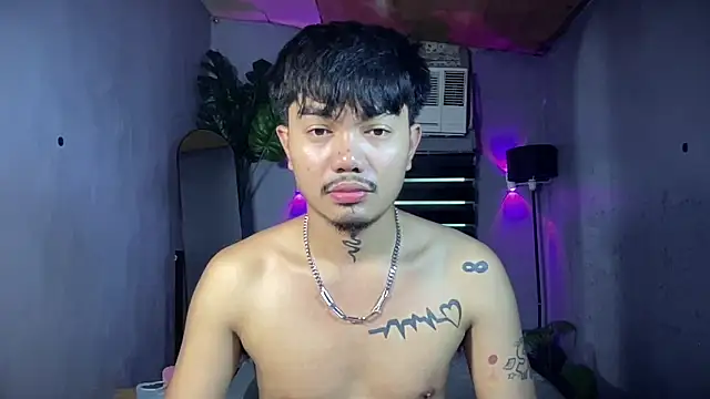 Snapshot of cutievrinx chatting on December 2025 06:19:02 AM cutievrinx online show from December 2025 06:19:02 AM