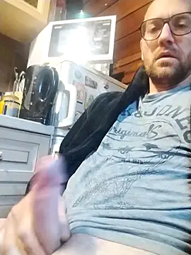 tomee83 online show from November 2025 07:07:01 AM