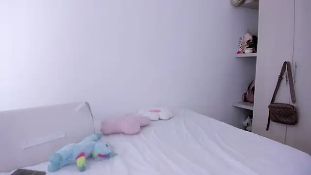 analia collins online show from September 2025 01:37:02 PM