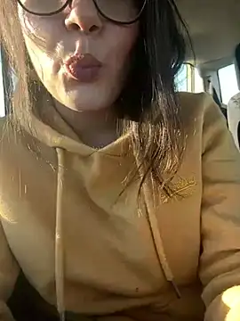 Snapshot of Its_Jade chatting on December 2024 01:43:02 PM Its Jade online show from December 2024 01:43:02 PM