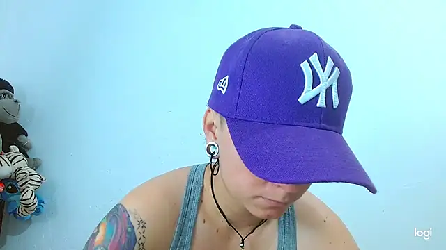 tomboyblue online show from February 2025 01:08:02 PM