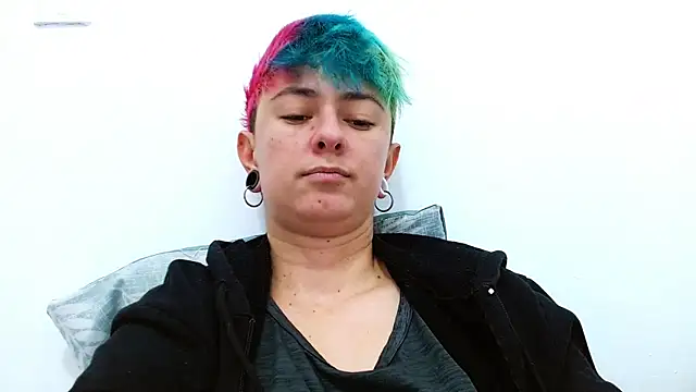 tomboyblue online show from November 2025 03:55:01 PM