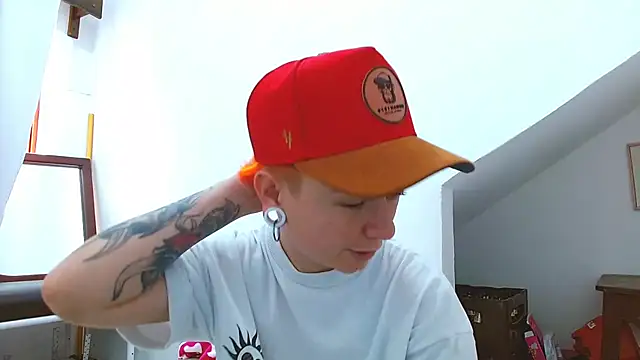 tomboyblue online show from December 2025 03:08:02 PM