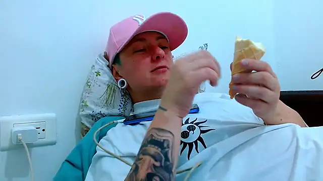 tomboyblue online show from February 2026 09:09:02 PM