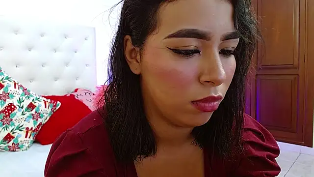 queenie star online show from December 2024 09:28:01 PM