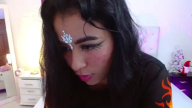 queenie star online show from January 2025 09:08:01 PM