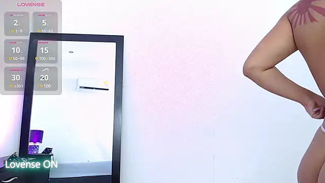 queenie star online show from March 2025 07:53:02 PM