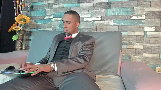 Paolo johnson online show from October 2025 05:24:01 AM