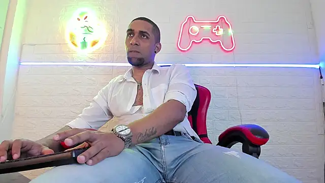 Paolo johnson online show from December 2025 04:28:02 AM