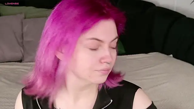 Lisa Adam online show from September 2025 06:09:02 PM