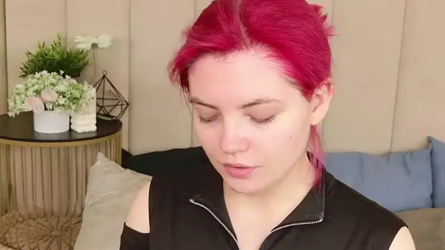 Lisa Adam online show from December 2025 04:05:01 PM