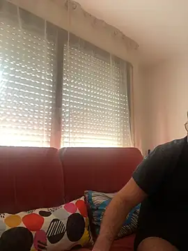 porompomperro online show from February 2025 10:15:01 AM