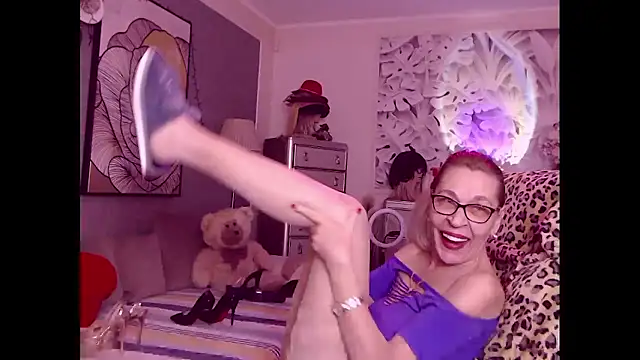 HornyMilf 555 online show from January 2026 03:48:02 PM