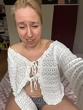 MariaValentine online show from December 2025 09:38:01 AM