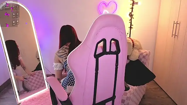 Snapshot of violet_ch chatting on February 2026 06:01:02 PM violet ch online show from February 2026 06:01:02 PM