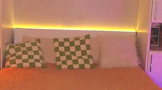 Leaaaaaaaaa online show from February 2025 05:33:01 PM