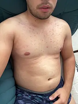 Snapshot of kralbenim26 chatting on December 2025 01:40:01 PM kralbenim26 online show from December 2025 01:40:01 PM