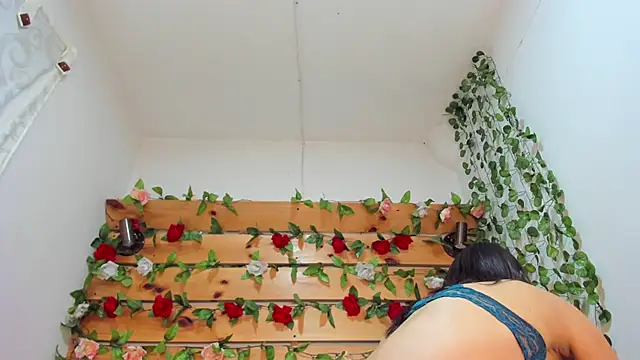 daniela casallas  online show from March 2025 05:36:01 PM