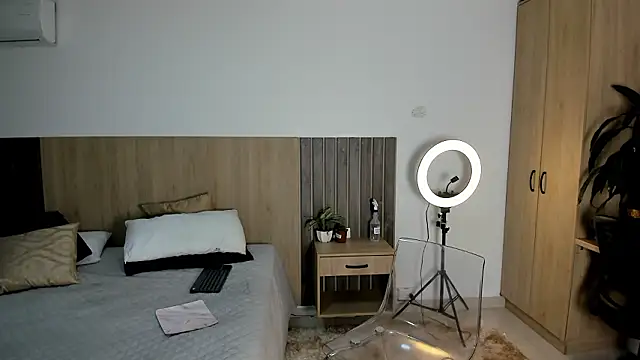 rebeca cortez  online show from January 2026 07:34:01 PM