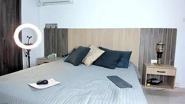 rebeca cortez  online show from February 2026 07:53:02 PM