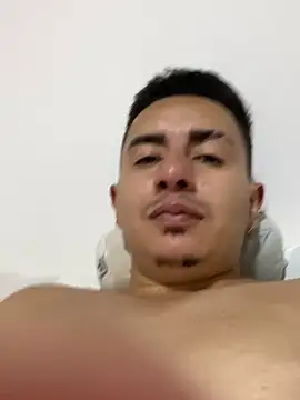 DanielGomez9 online show from December 2024 03:32:01 AM