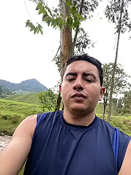 DanielGomez9 online show from February 2025 06:45:01 PM