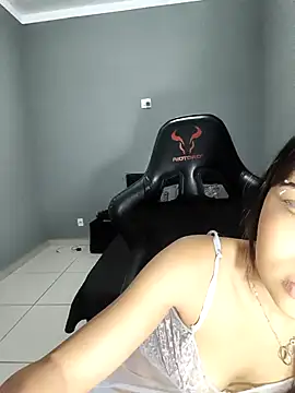 Snapshot of Livia_Diaz chatting on April 2026 11:28:01 PM Livia Diaz online show from April 2026 11:28:01 PM