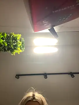 Russian Ava online show from October 2025 07:56:01 PM