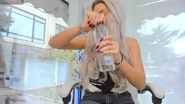 Russian Ava online show from November 2025 08:25:02 AM