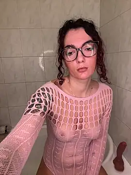 Snapshot of Strawberry_queen91 chatting on March 2025 10:47:01 PM Strawberry queen91 online show from March 2025 10:47:01 PM