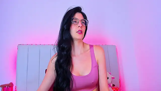 Snapshot of caro_lyne_ chatting on May 2026 06:16:01 PM caro lyne online show from May 2026 06:16:01 PM
