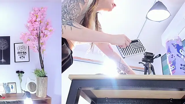 Siouxsie cenobite online show from October 2025 11:27:02 AM