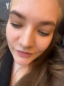 Snapshot of Holy_Tereza chatting on May 2026 04:01:02 PM Holy Tereza online show from May 2026 04:01:02 PM