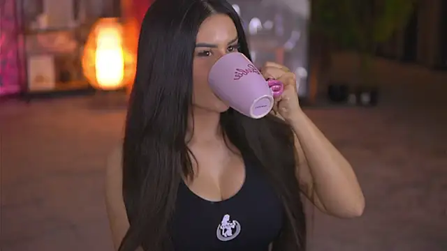 EvaZane online show from March 2025 04:25:01 PM